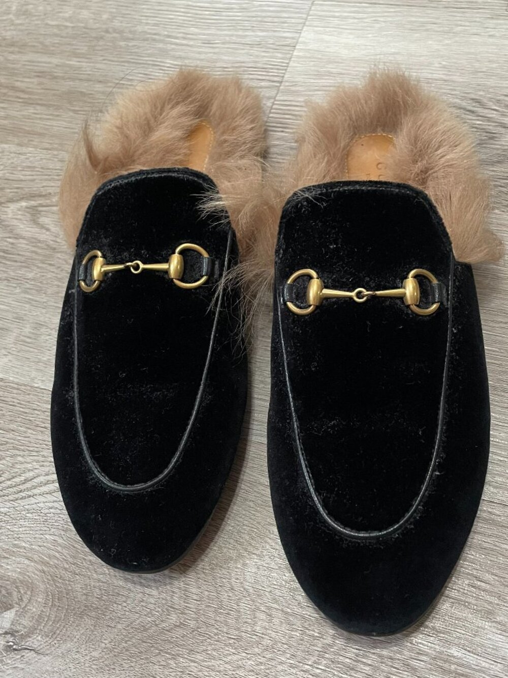 Women's Gucci Velvet Fur Loafers Size 39 1/2